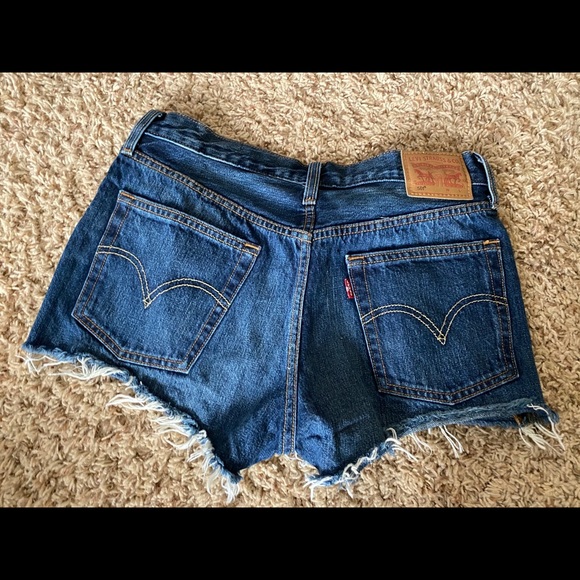 Levi shorts 501 waist 27 - Picture 6 of 7